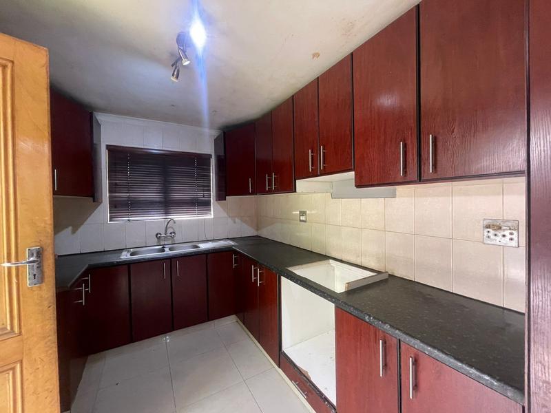 To Let 4 Bedroom Property for Rent in Lentegeur Western Cape